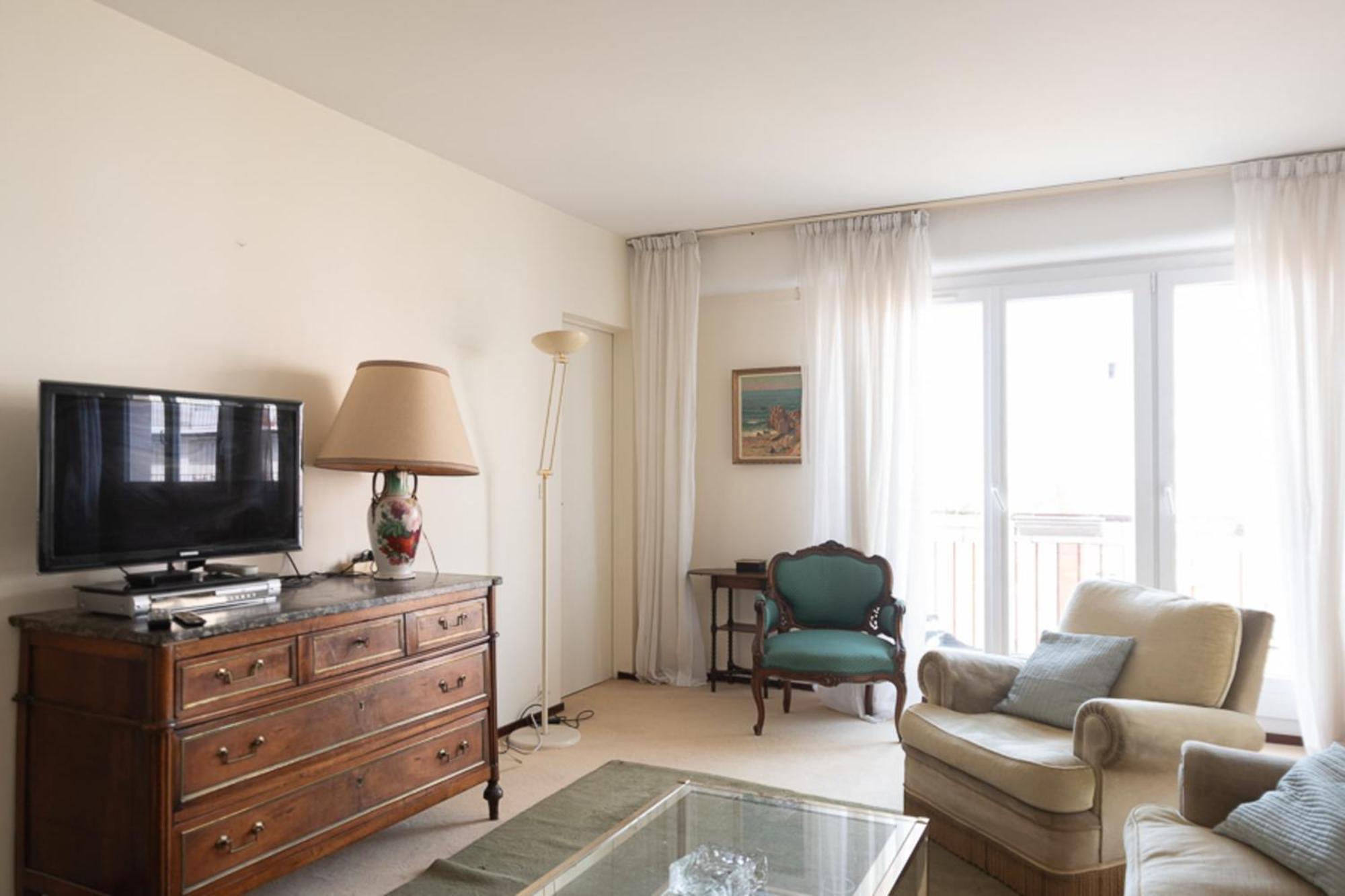 Lovely 66 M 2 Steps From The City Center Apartment บูโลญบียองกูร์ ภายนอก รูปภาพ